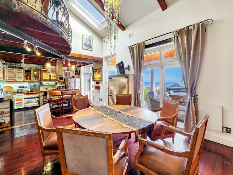 2 Bedroom Property for Sale in Sea Point Western Cape